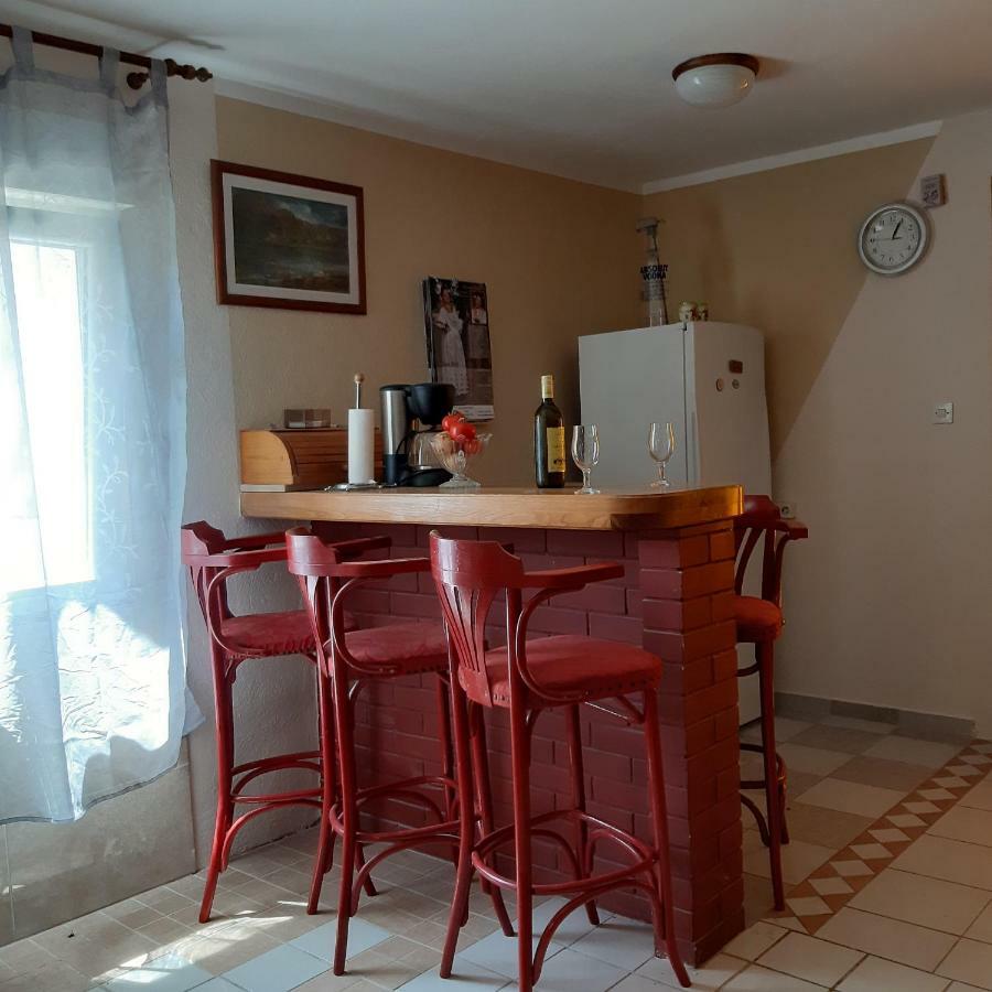 Apartment "Mislav" Gornji Karin Bagian luar foto